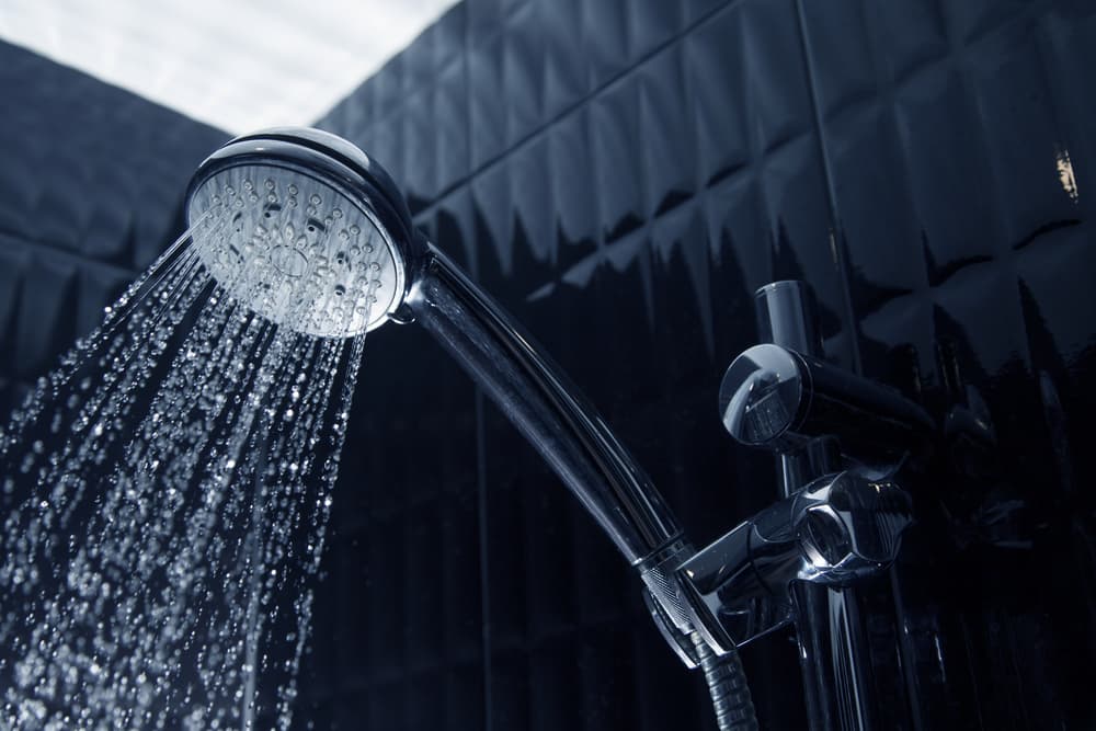 シャワーヘッドは意外と汚い 掃除方法を知って清潔なシャワーに カジタクコラム